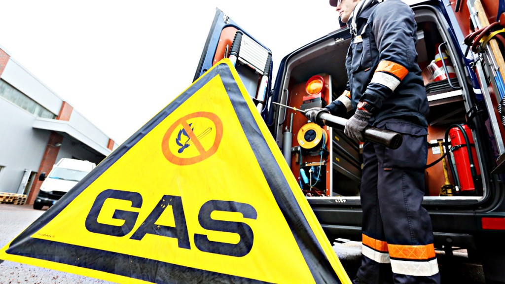 Giftiges-Gas-Alarm! 12 Feuerwehrleute verletzt! Vergiftung bei Einsatz!