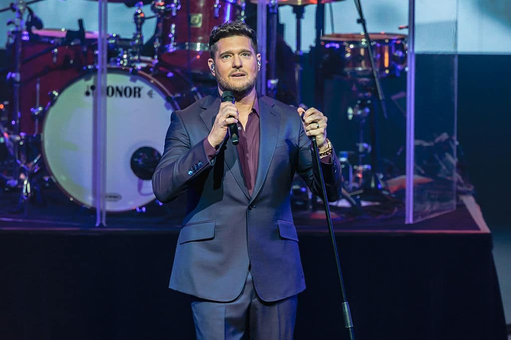 Michael Bublé belooft intieme openluchtshows en een onverwachte grap over ’Bublé-bies’