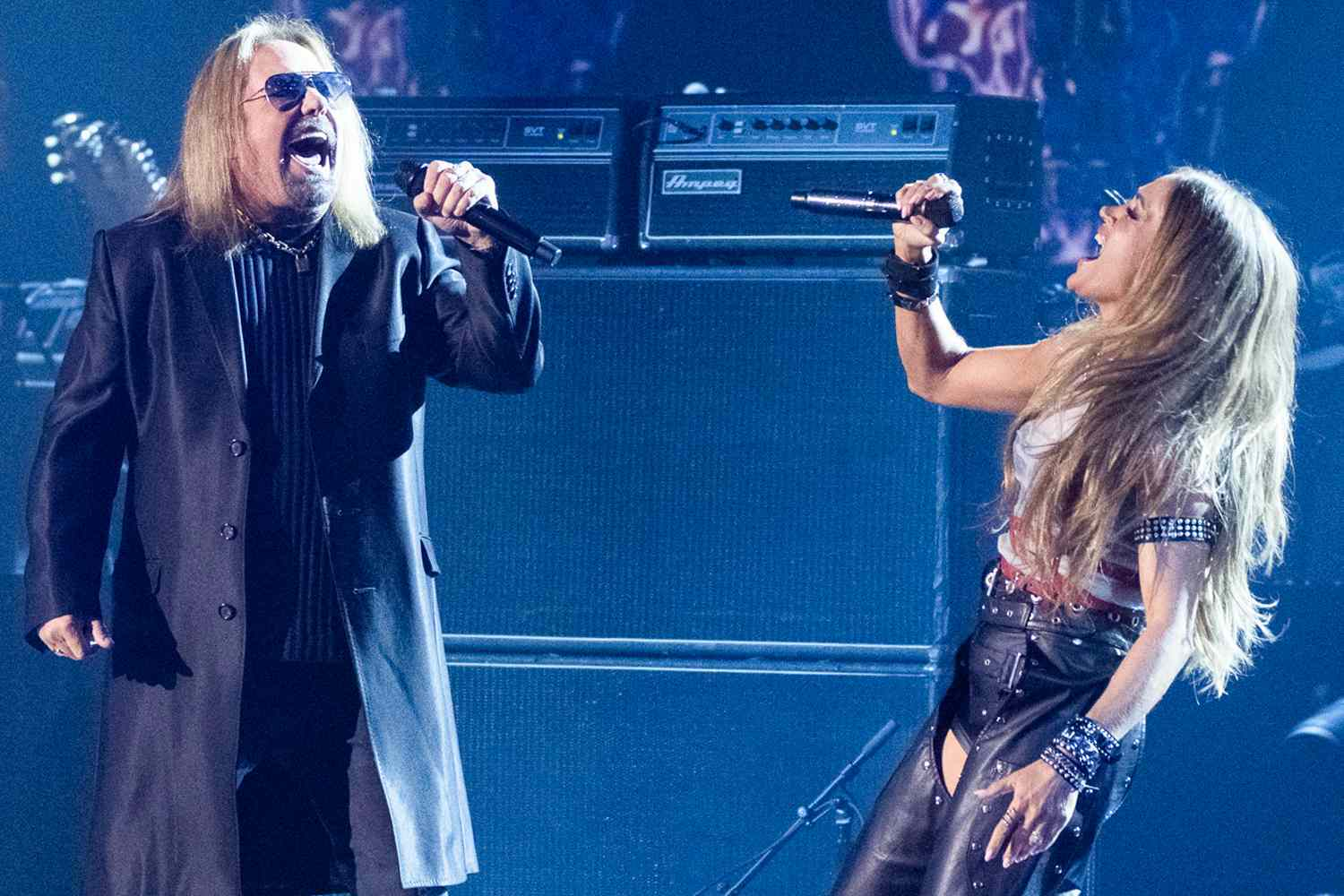 Carrie Underwood Goes Full Rockstar With Mötley Crüe on American Idol Finale