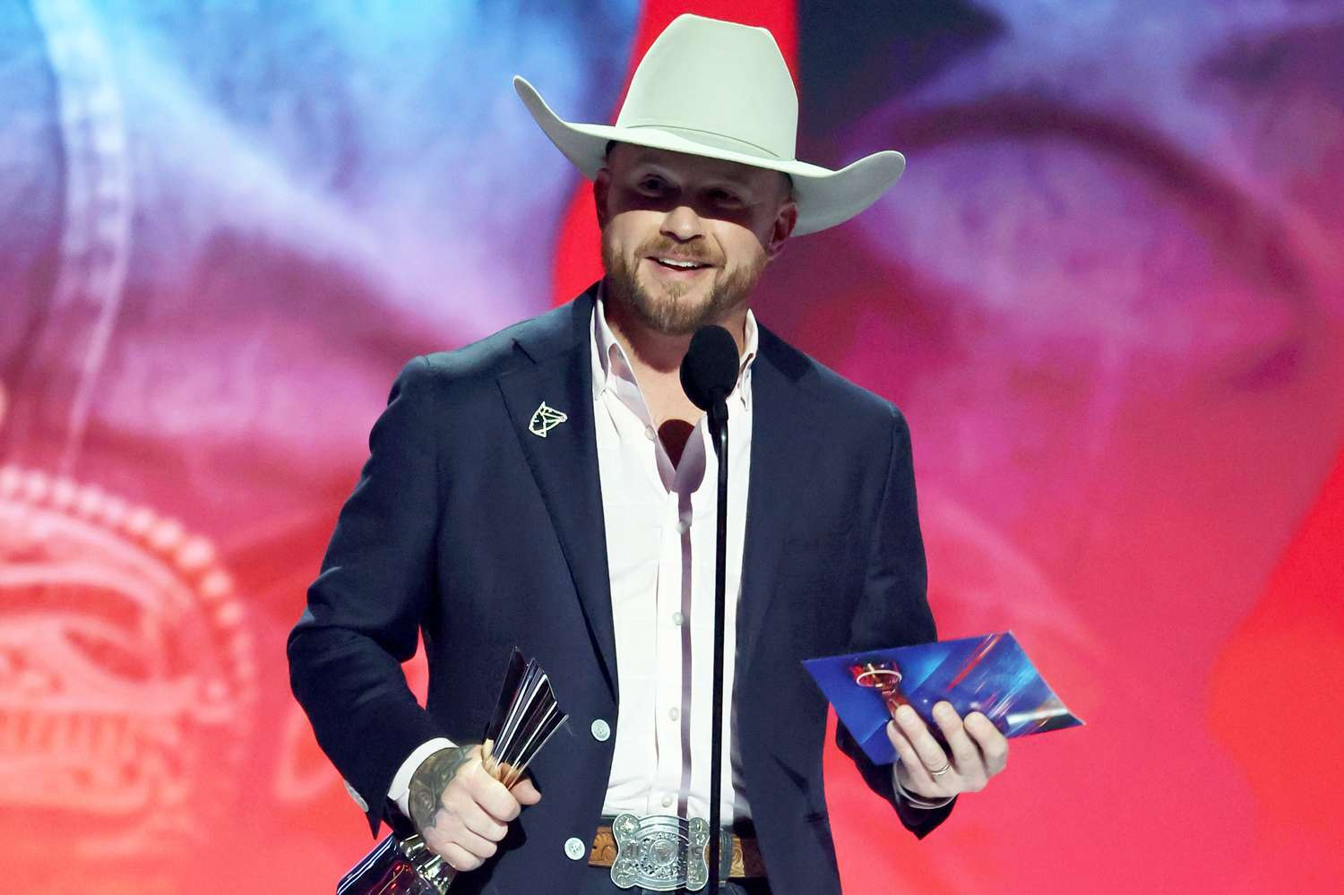 Cody Johnson Surprises Fans by Dedicating Entertainer of the Year Win to Luke Combs