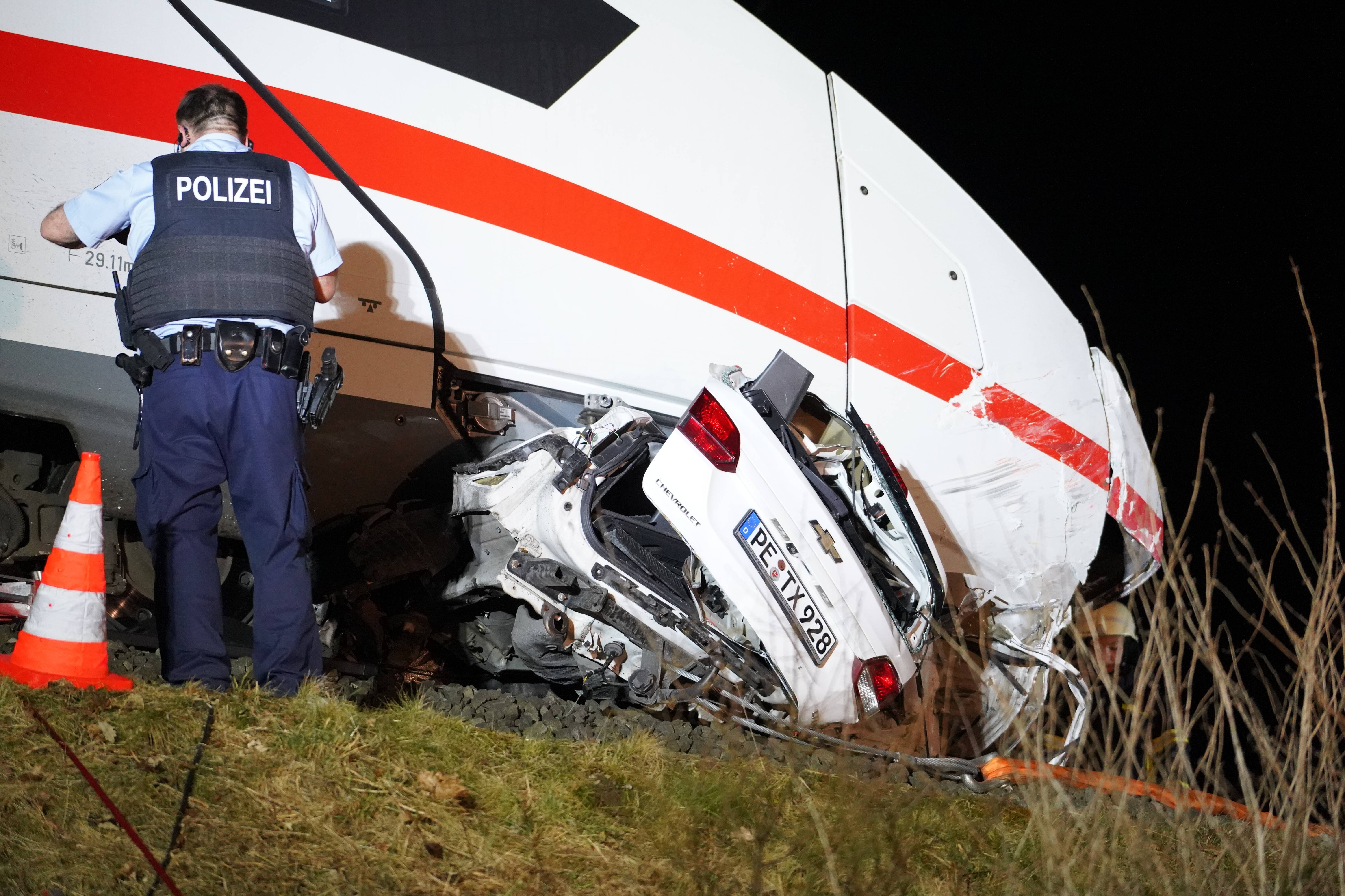 Anschlag auf ICE! Betonplatten auf Gleisen im Tunnel sollten Zug entgleisen lassen!