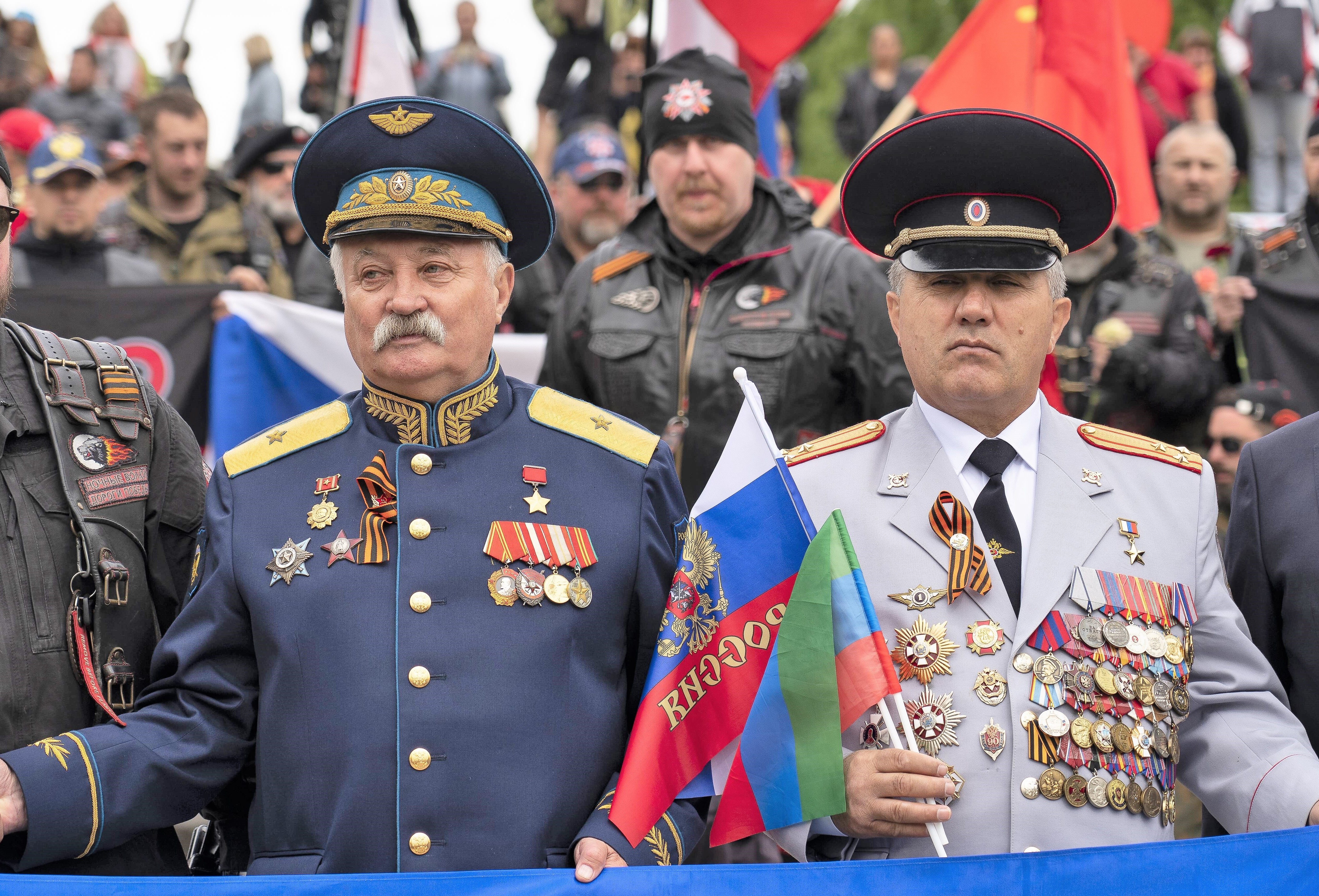 300 russische Elitesoldaten getötet! Soldaten entsetzt über unfähige Kommandeure - alles "Putins Kumpels"