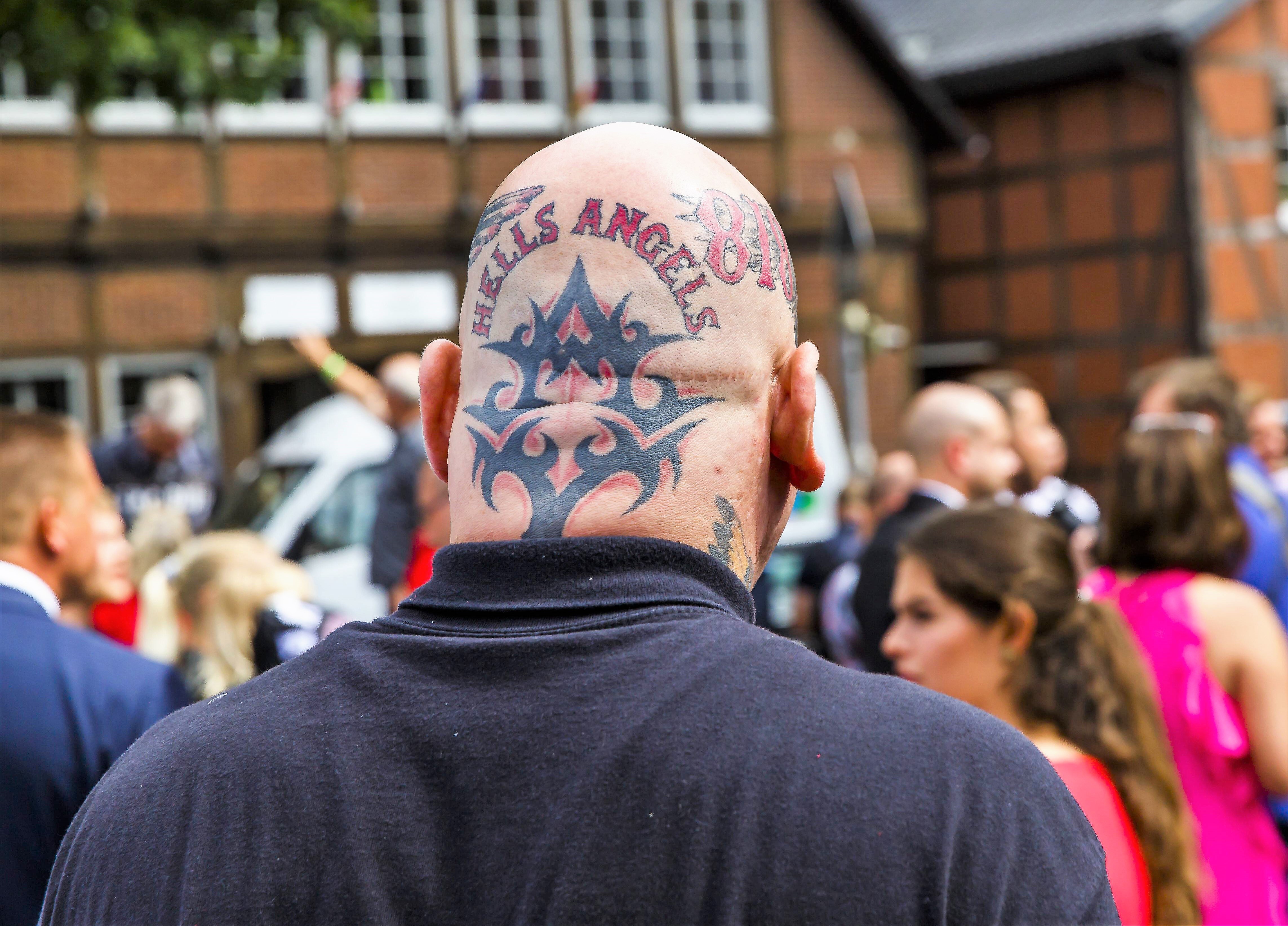 Rockerkrieg in Hamburg! Rocker in seinem Vorgarten hingerichtet - Täter erschießt sich selbst!