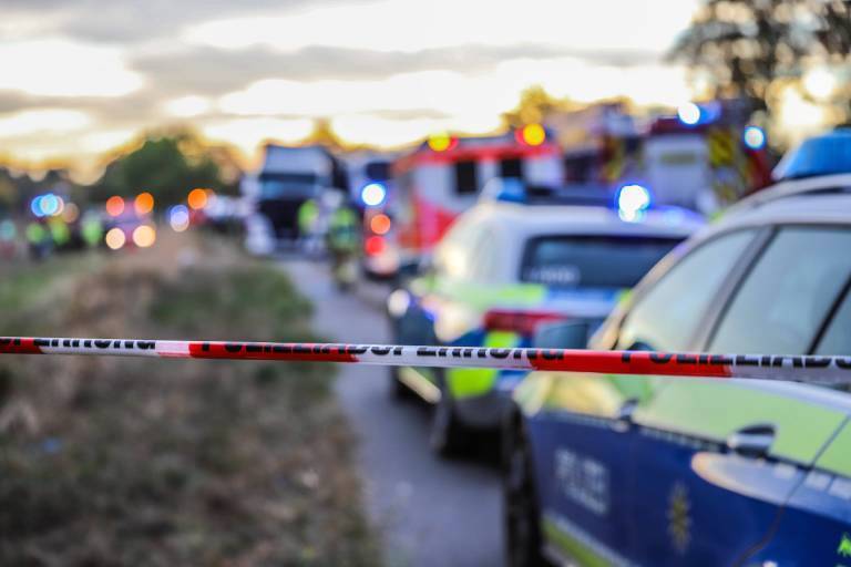 Tragödie in Bayern - 3 Arbeiter ertrinken in einem Gullyschacht! Kollegen wollten helfen und starben auch!