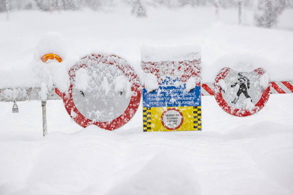 Lawinen-Drama! 16-jähriger tot - ganzer Ort von der Außenwelt abgeschnitten!